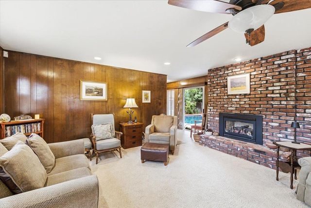 2747 Bradshaw, Sacramento, CA 95827