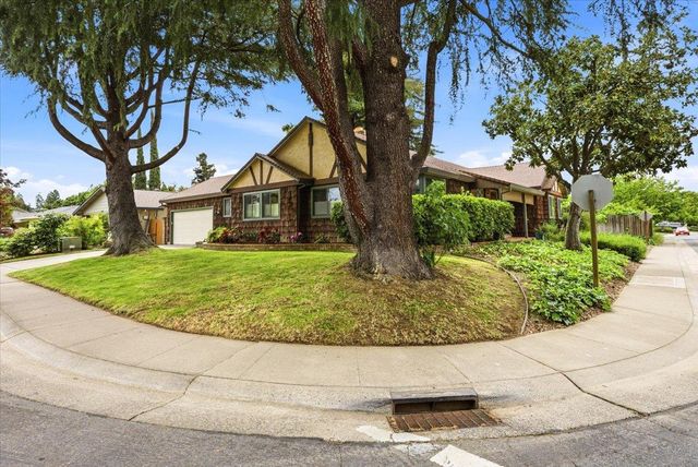 2747 Bradshaw, Sacramento, CA 95827