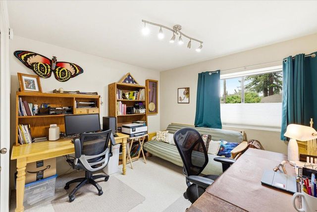 2747 Bradshaw, Sacramento, CA 95827