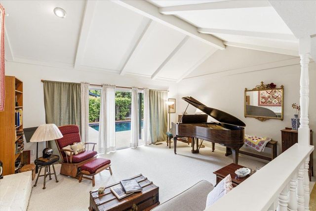 2747 Bradshaw, Sacramento, CA 95827