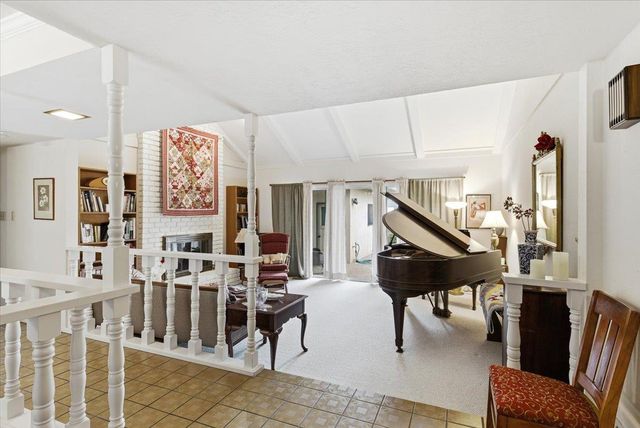 2747 Bradshaw, Sacramento, CA 95827