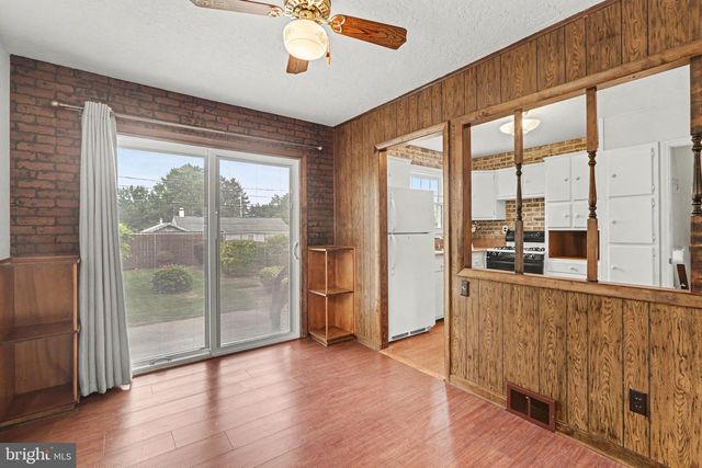 127 HENRY RD, Enola, PA 17025