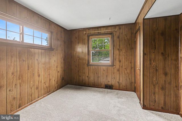 127 HENRY RD, Enola, PA 17025