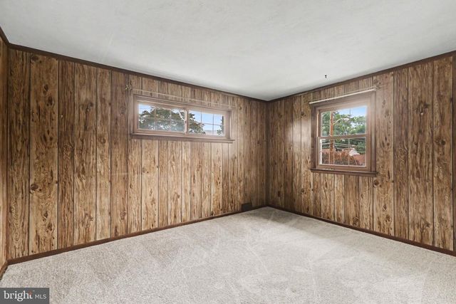 127 HENRY RD, Enola, PA 17025