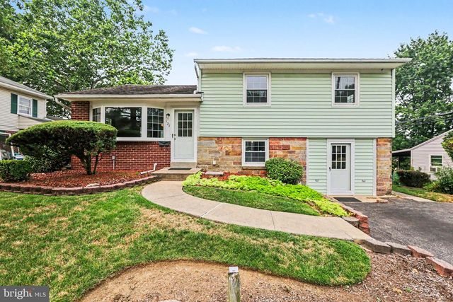 127 HENRY RD, Enola, PA 17025