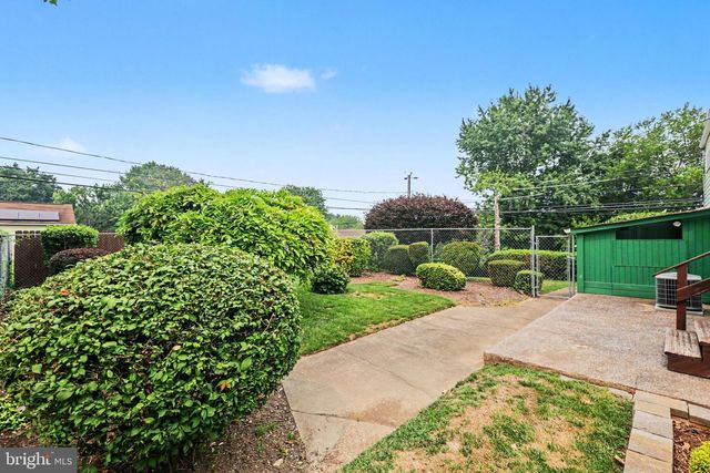 127 HENRY RD, Enola, PA 17025