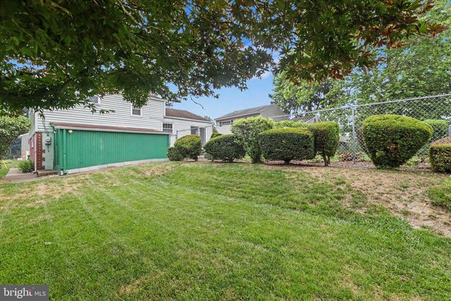 127 HENRY RD, Enola, PA 17025
