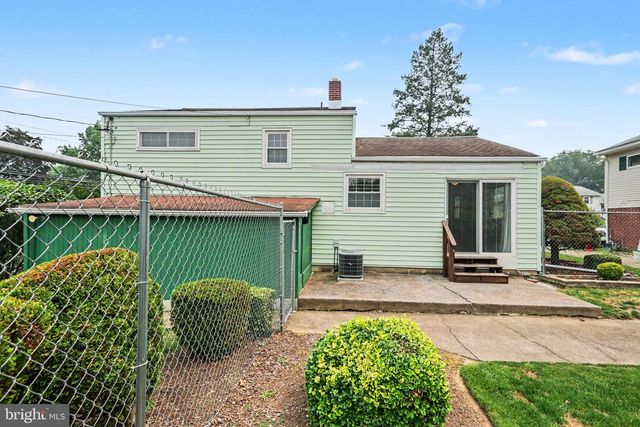 127 HENRY RD, Enola, PA 17025