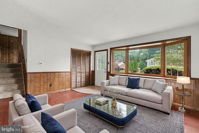 127 HENRY RD, Enola, PA 17025