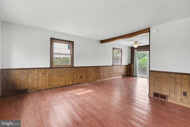 127 HENRY RD, Enola, PA 17025