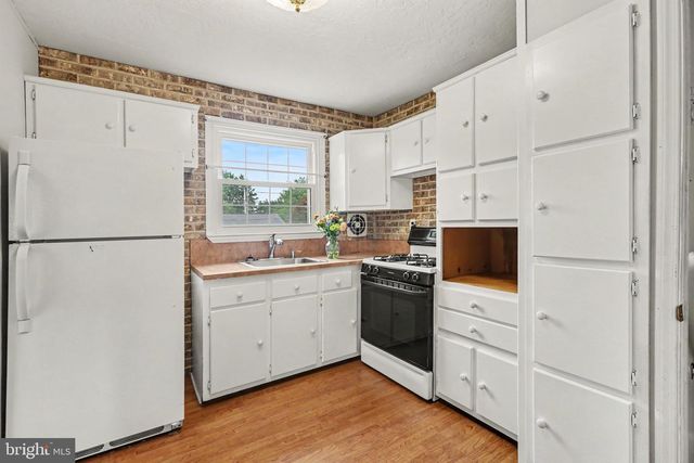 127 HENRY RD, Enola, PA 17025