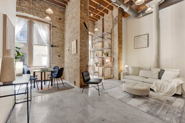 525 N HALSTED Street 208, Chicago, IL 60622