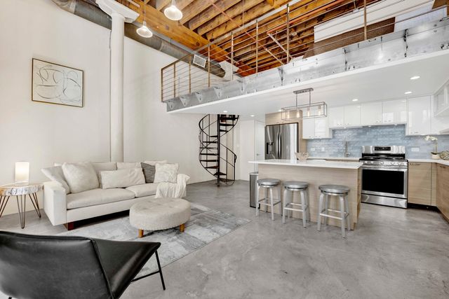 525 N HALSTED Street 208, Chicago, IL 60622