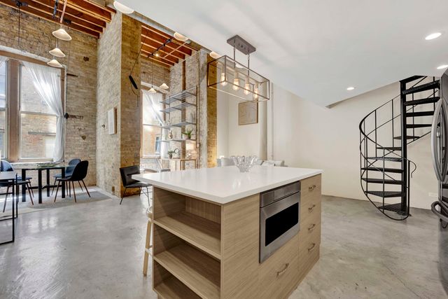525 N HALSTED Street 208, Chicago, IL 60622