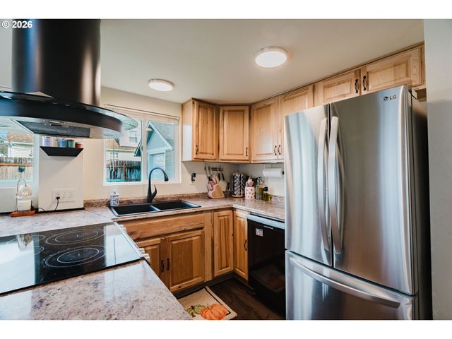 1620 16TH Ave, Albany, OR 97321