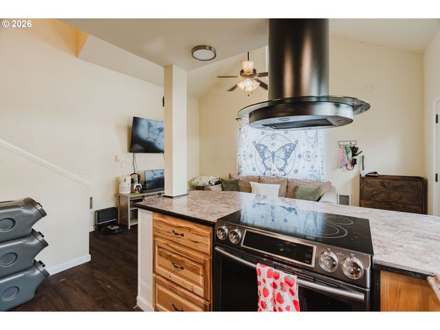 1620 16TH Ave, Albany, OR 97321