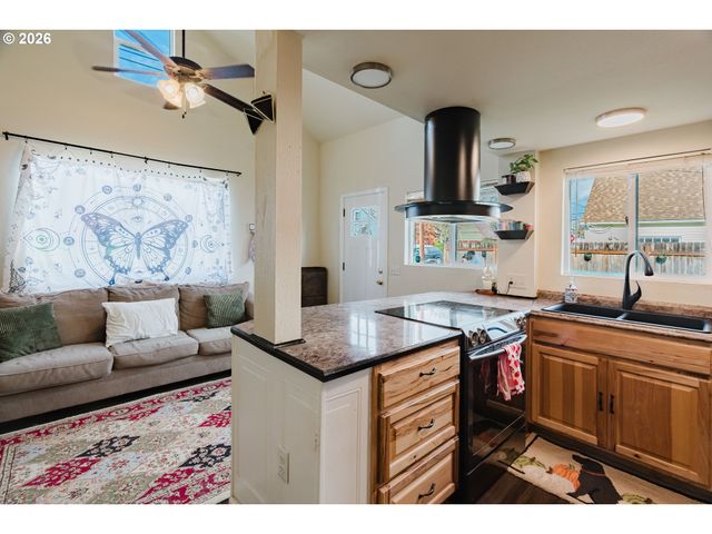 1620 16TH Ave, Albany, OR 97321