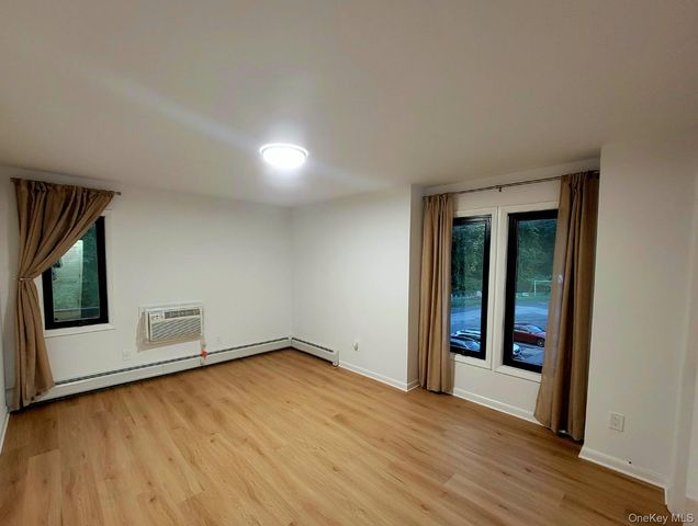 14 Granada Crescent 19, White Plains, NY 10603