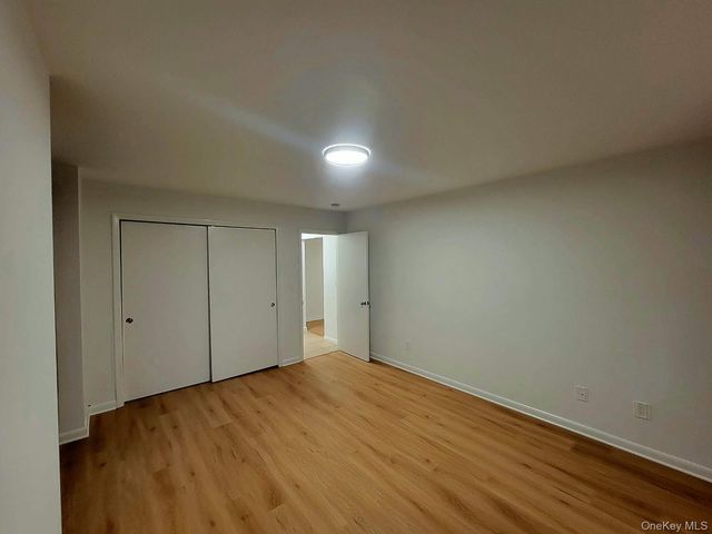 14 Granada Crescent 19, White Plains, NY 10603