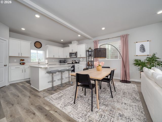 1458 N SILTSTONE Ave, Newberg, OR 97132