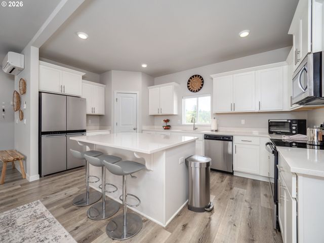 1458 N SILTSTONE Ave, Newberg, OR 97132
