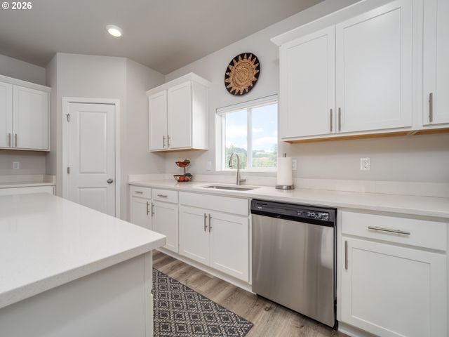 1458 N SILTSTONE Ave, Newberg, OR 97132