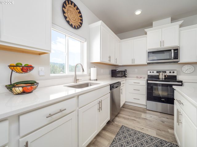 1458 N SILTSTONE Ave, Newberg, OR 97132
