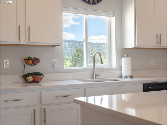 1458 N SILTSTONE Ave, Newberg, OR 97132