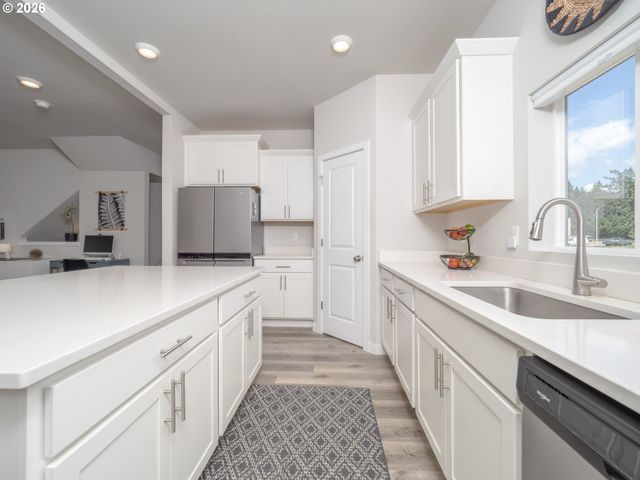 1458 N SILTSTONE Ave, Newberg, OR 97132