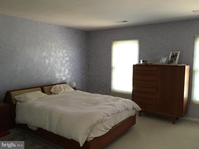 8530 OAK CHASE, Fairfax Station, VA 22039