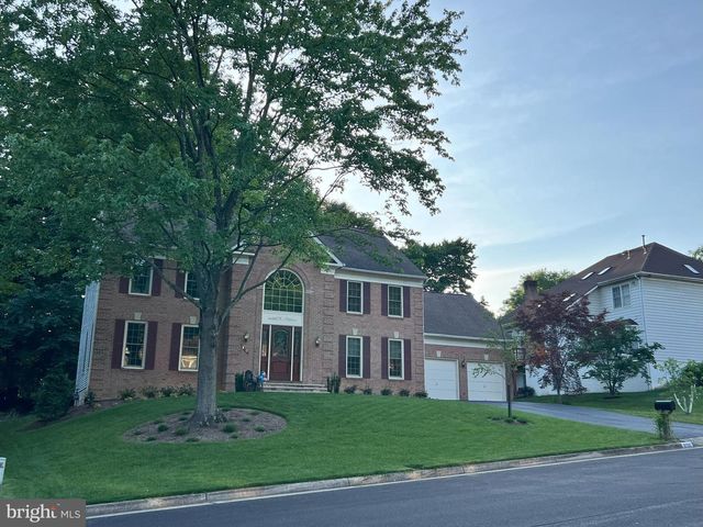 8530 OAK CHASE, Fairfax Station, VA 22039