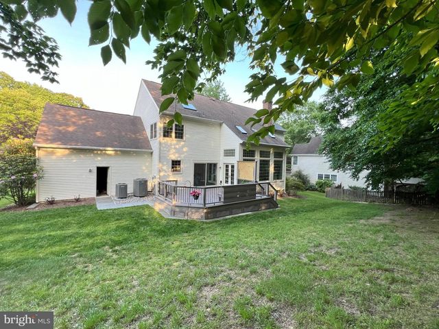 8530 OAK CHASE, Fairfax Station, VA 22039