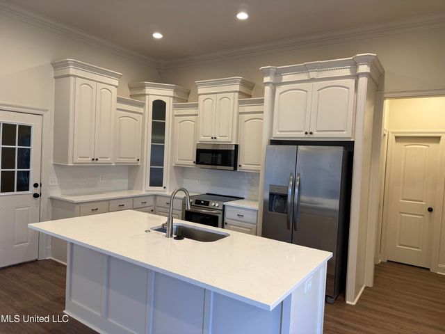 927 Frisky Drive, Brandon, MS 39047