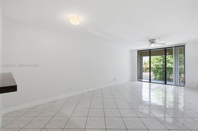 11396 Taft Street 11396, Pembroke Pines, FL 33026