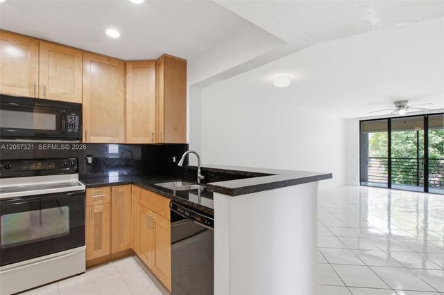 11396 Taft Street 11396, Pembroke Pines, FL 33026