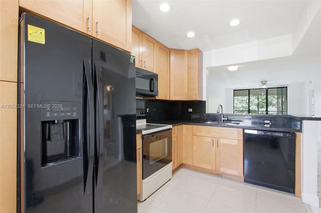11396 Taft Street 11396, Pembroke Pines, FL 33026