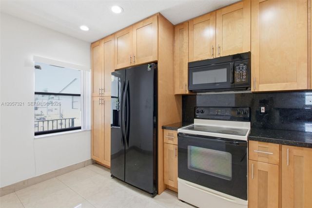 11396 Taft Street 11396, Pembroke Pines, FL 33026