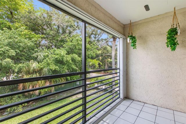 11396 Taft Street 11396, Pembroke Pines, FL 33026