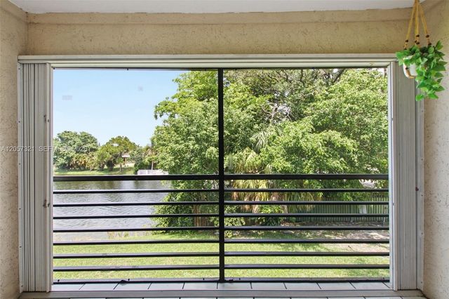 11396 Taft Street 11396, Pembroke Pines, FL 33026