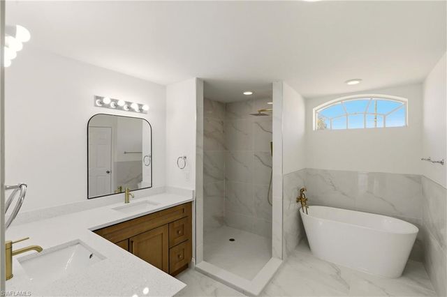 410 SE 7th ST, Cape Coral, FL 33990