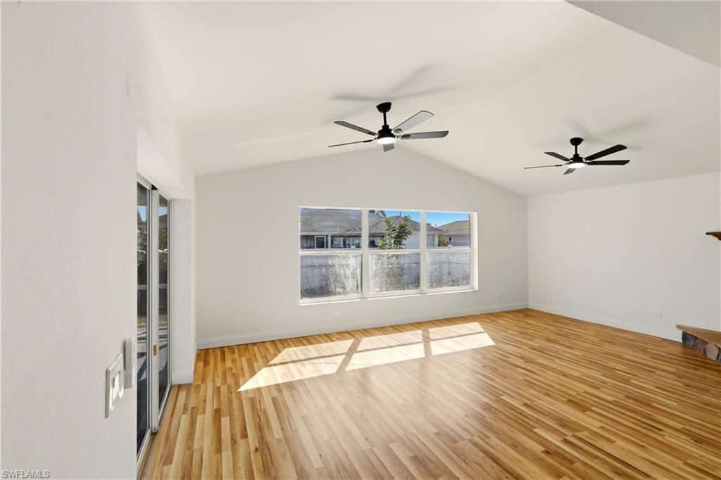 Image 10 of property listing at 410 SE 7th ST, Cape Coral, FL 33990