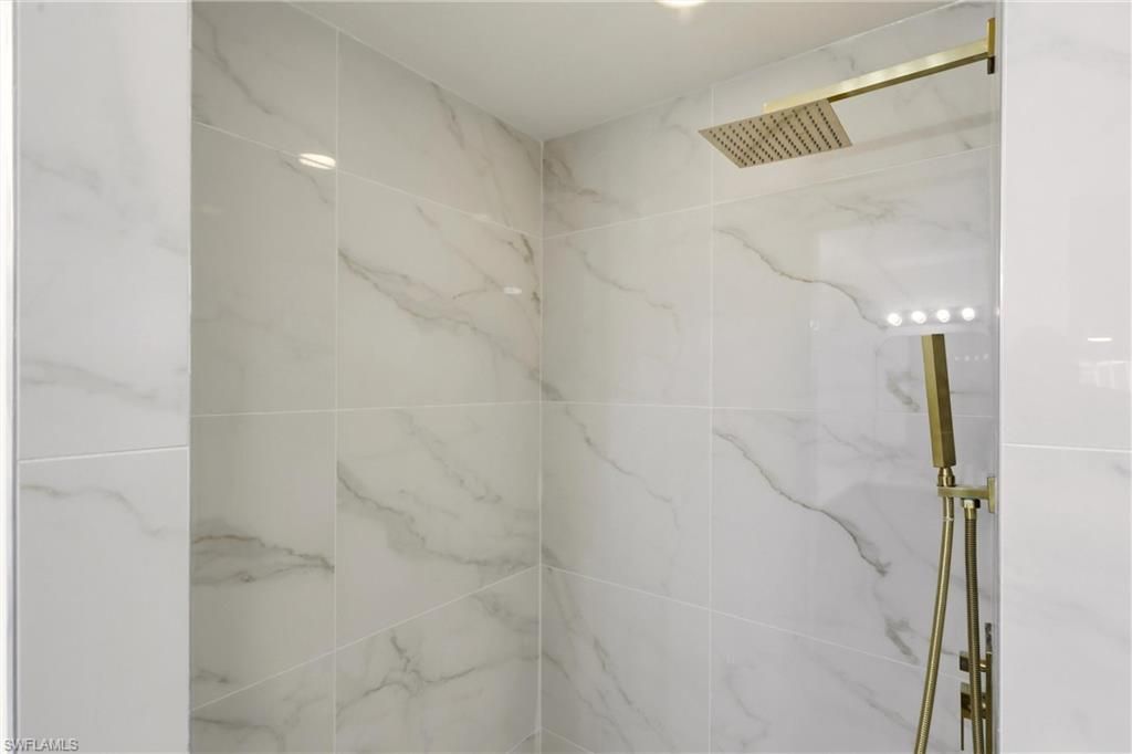 Image 24 of property listing at 410 SE 7th ST, Cape Coral, FL 33990