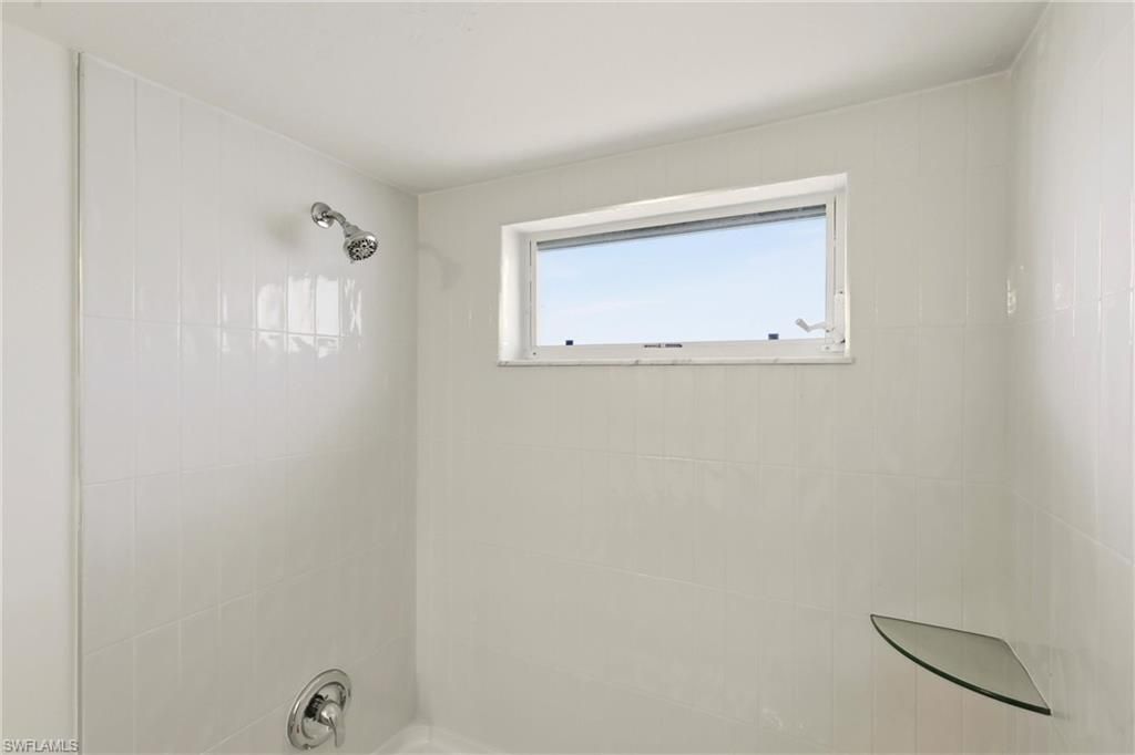 Image 30 of property listing at 410 SE 7th ST, Cape Coral, FL 33990