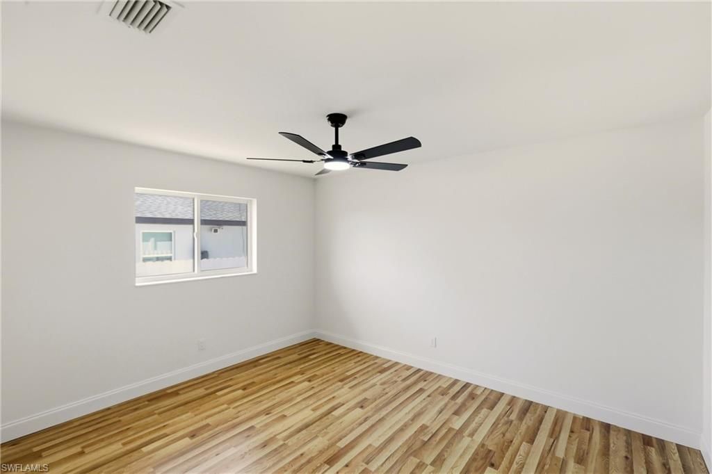 Image 31 of property listing at 410 SE 7th ST, Cape Coral, FL 33990