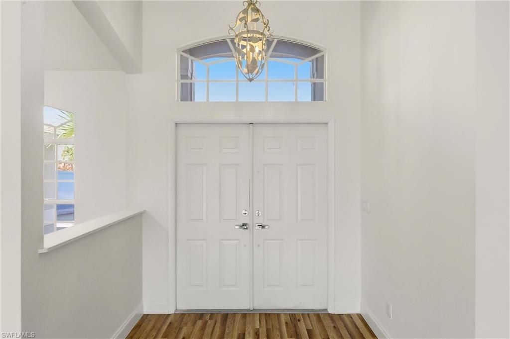 Image 4 of property listing at 410 SE 7th ST, Cape Coral, FL 33990