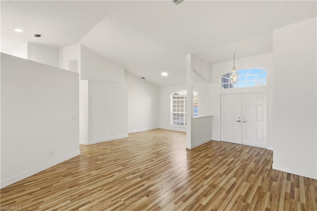 Image 9 of property listing at 410 SE 7th ST, Cape Coral, FL 33990