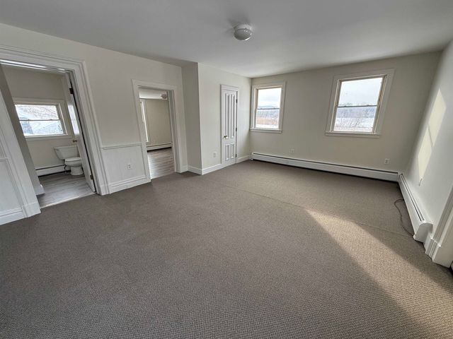 1908 US Route 7 N, Rutland Town, VT 05701