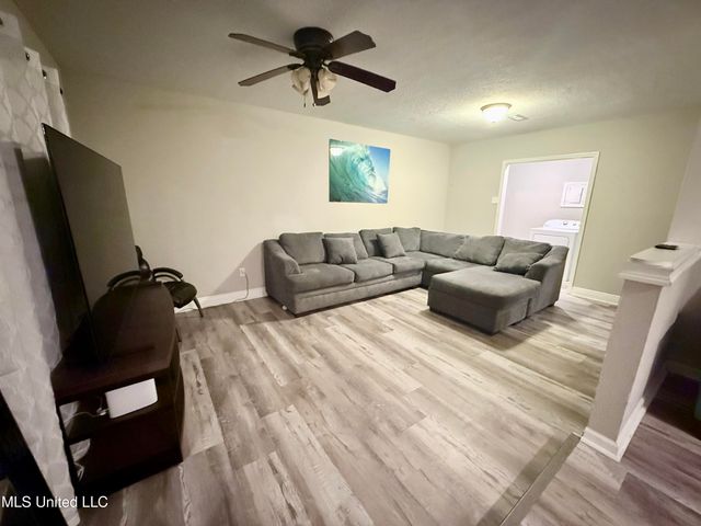 4218 Martha Court, Pascagoula, MS 39581