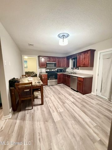 4218 Martha Court, Pascagoula, MS 39581