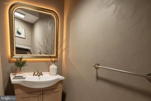 24 W JOHNSON ST, Philadelphia, PA 19144